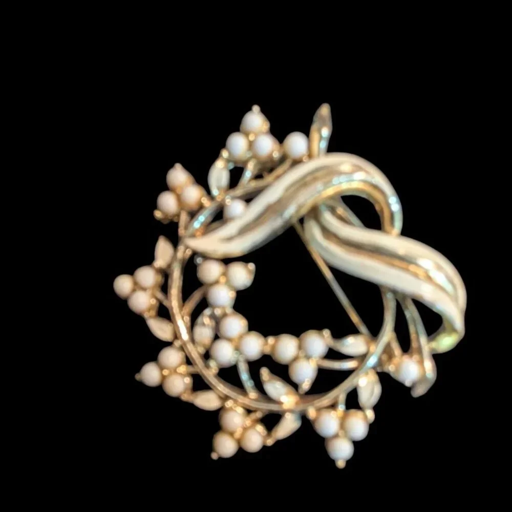 Coro Gold Tone Enamel & Faux Pearl Floral Wreath Brooch Pin Vintage 2